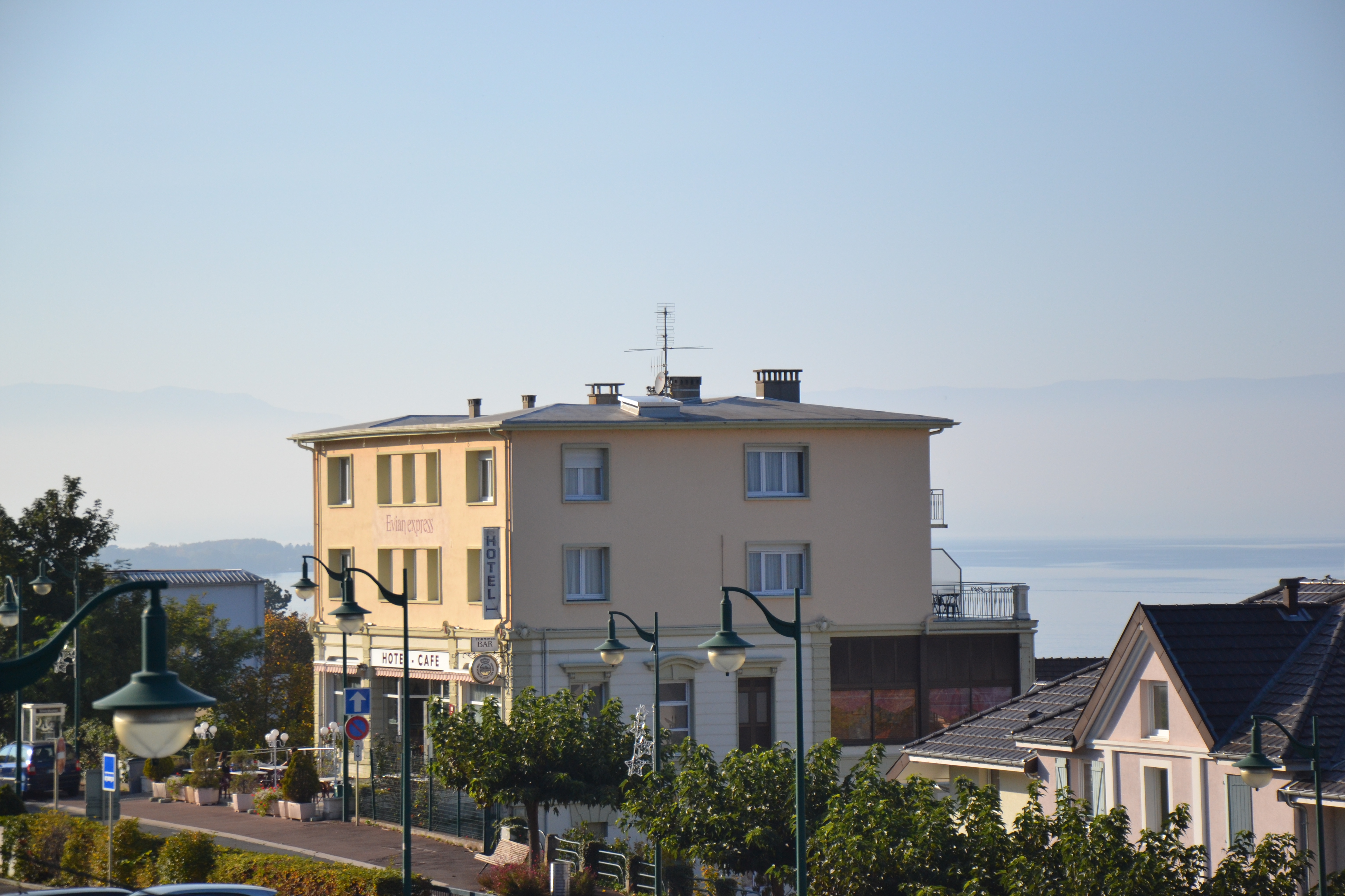 Hôtel Evian express - vue d'angle