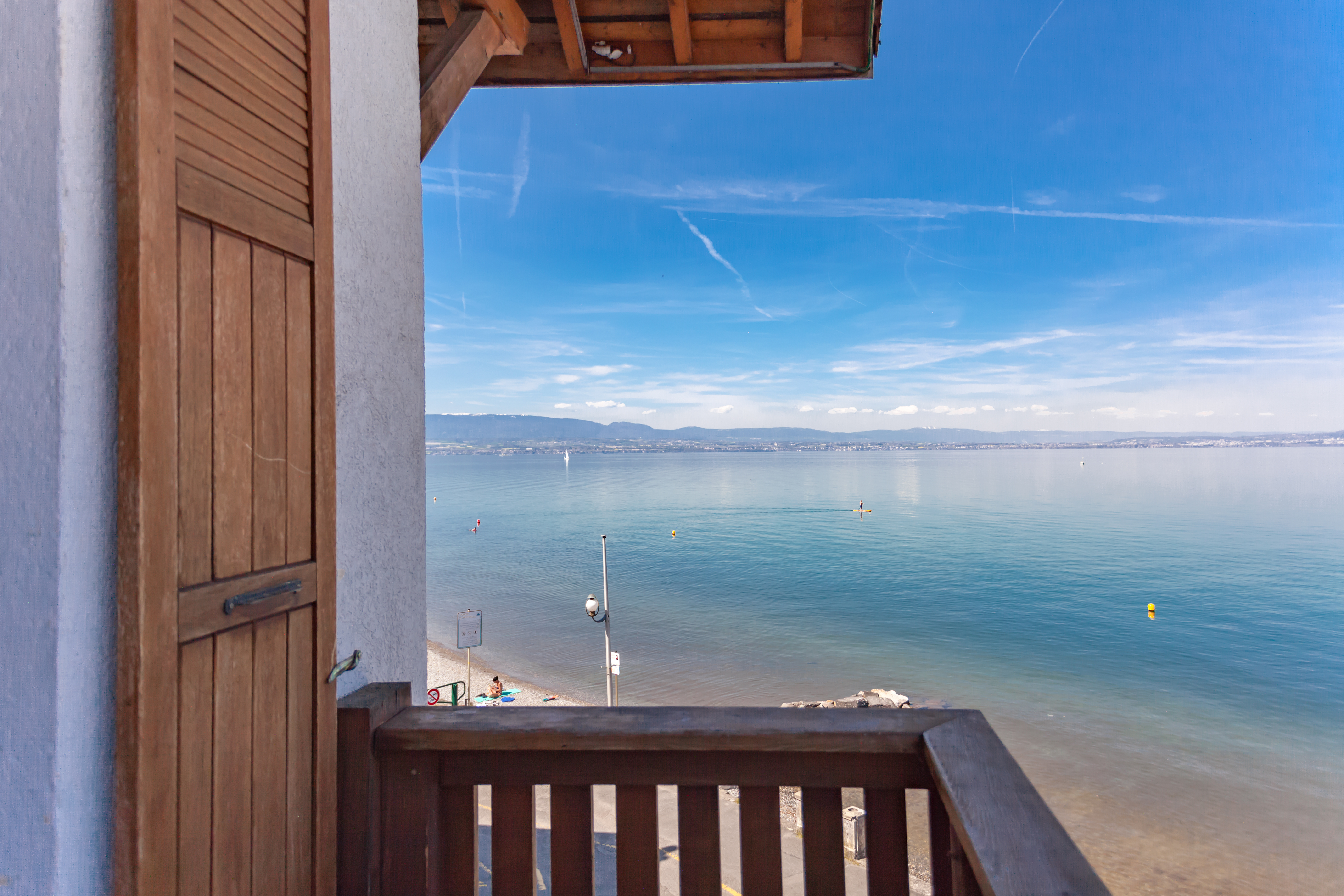 Vue sur le lac depuis la chambre