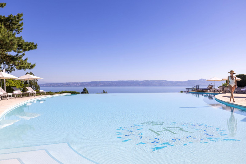 Piscine extérieure - Hôtel Royal Palace