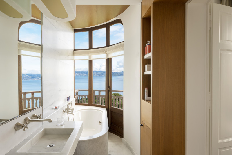 Salle de bain Junior Suite Rotonde - © V. Leroux Salle de bain Junior Suite Rotonde