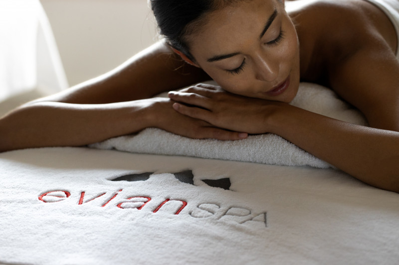 evian spa_ soin femme - © G. Gardette evian spa_ soin femme