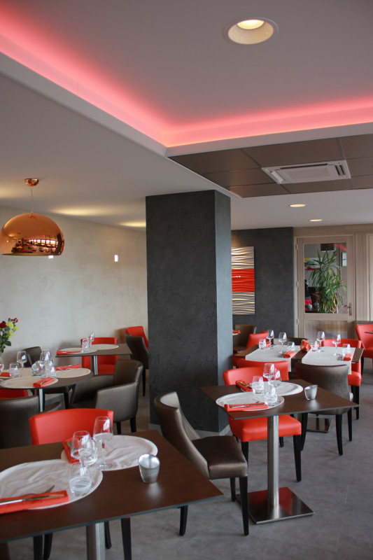 Salle restaurant - hôtel Le Panorama Salle restaurant - hôtel Le Panorama