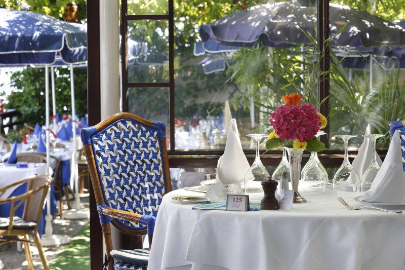 Restaurant - Terrasse - © Les Cygnes - Evian Restaurant - Terrasse