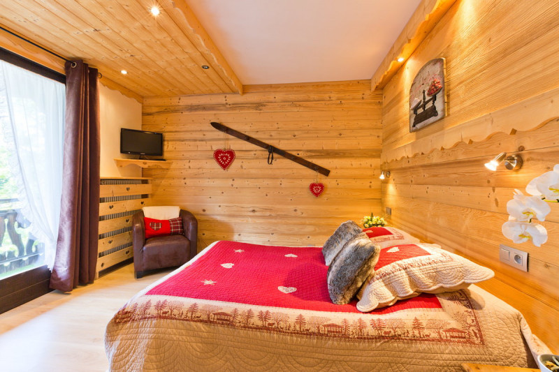 Chambre - © Hôtel Le Cro Bidou Chambre