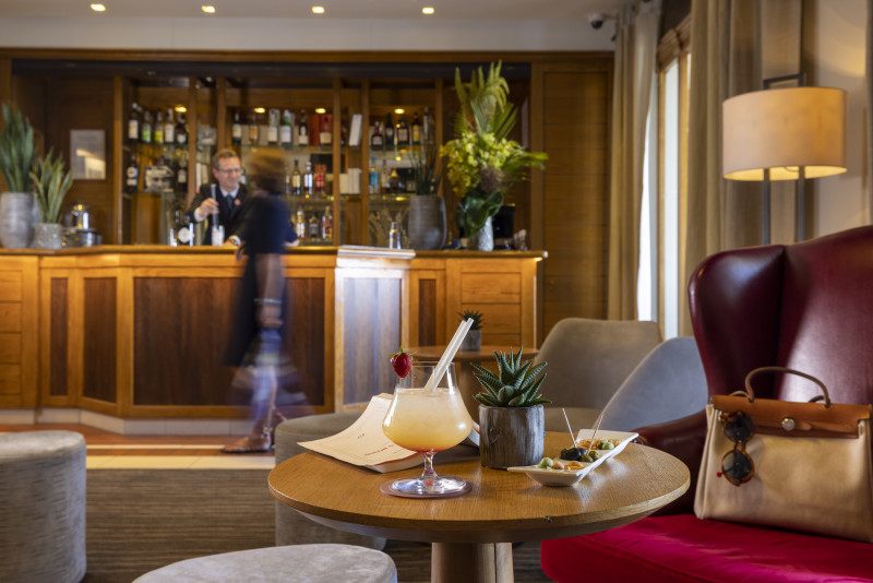 Bar - Hôtel Ermitage - © Evian Resort / Bielsa-Arto Bar - Hôtel Ermitage