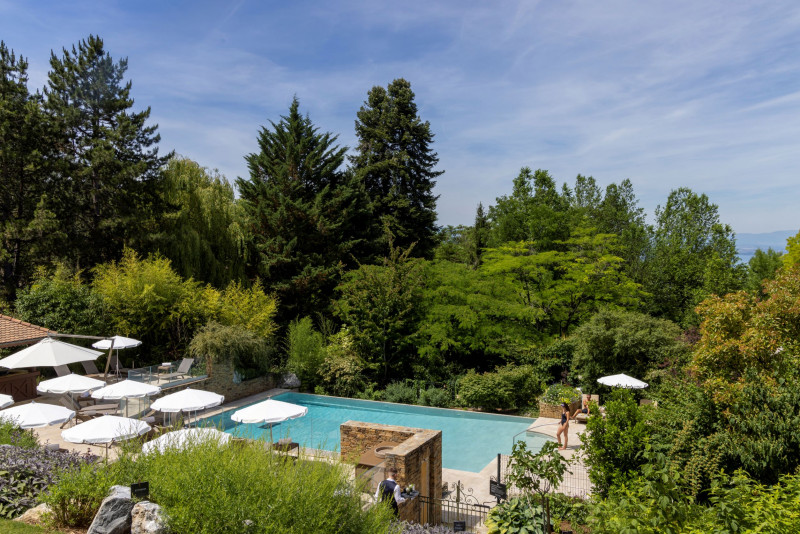 Piscine extérieure - Hôtel Ermitage - © Evian Resort - Bielsa Arto Piscine extérieure - Hôtel Ermitage