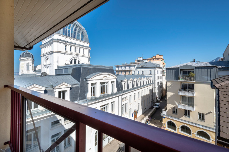 Balcon vue Palais Lumière