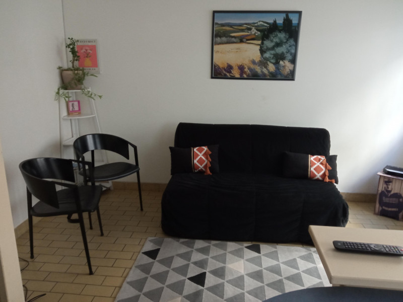 Appartement F2 de 45 m2 dans un immeuble_Évian-les-Bains - © M. Bailleul Appartement F2 de 45 m2 dans un immeuble_Évian-les-Bains